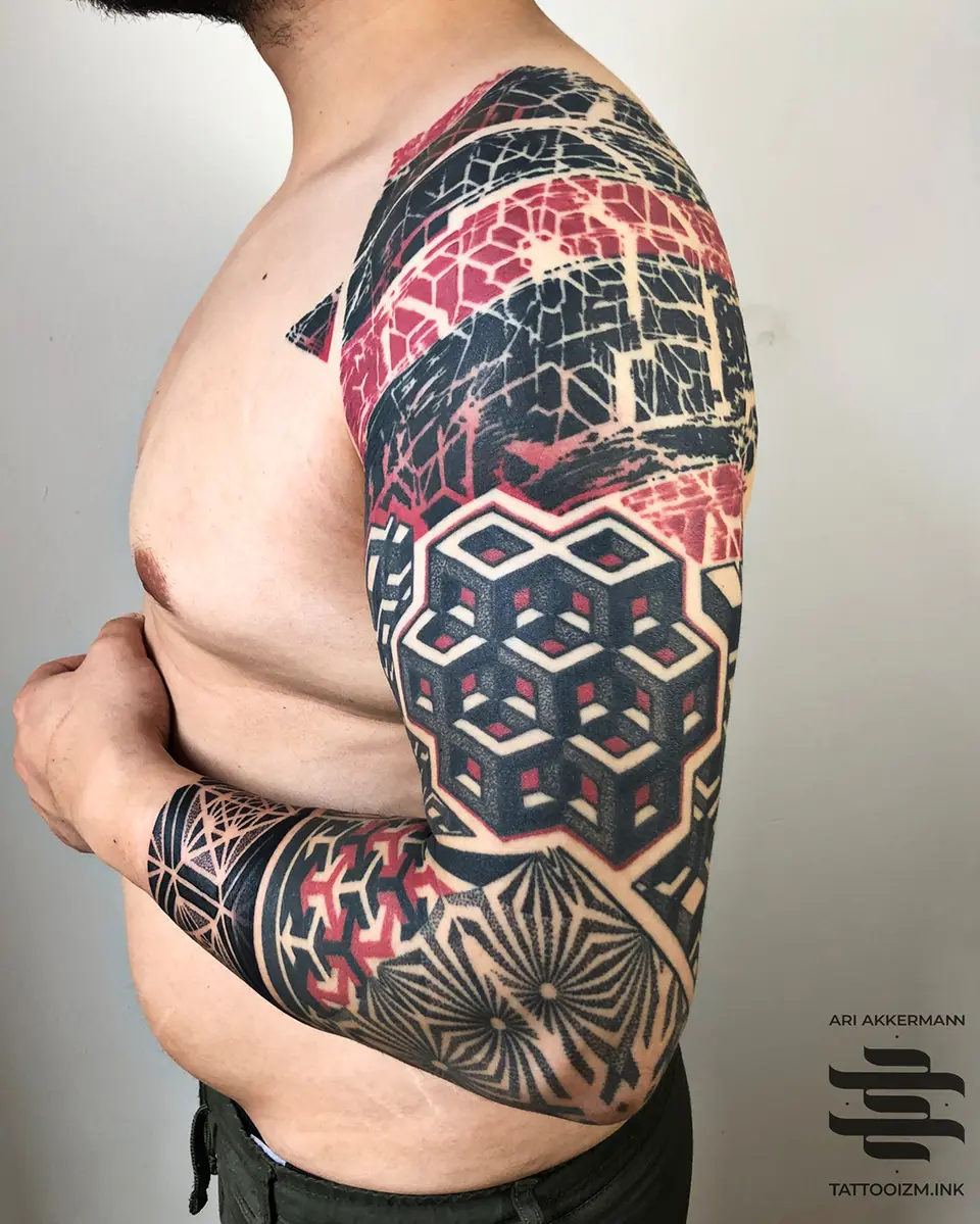 Ari Akkermann — 04_ARI_AKKERMANN_TATTOO — Blackwork Tattoo