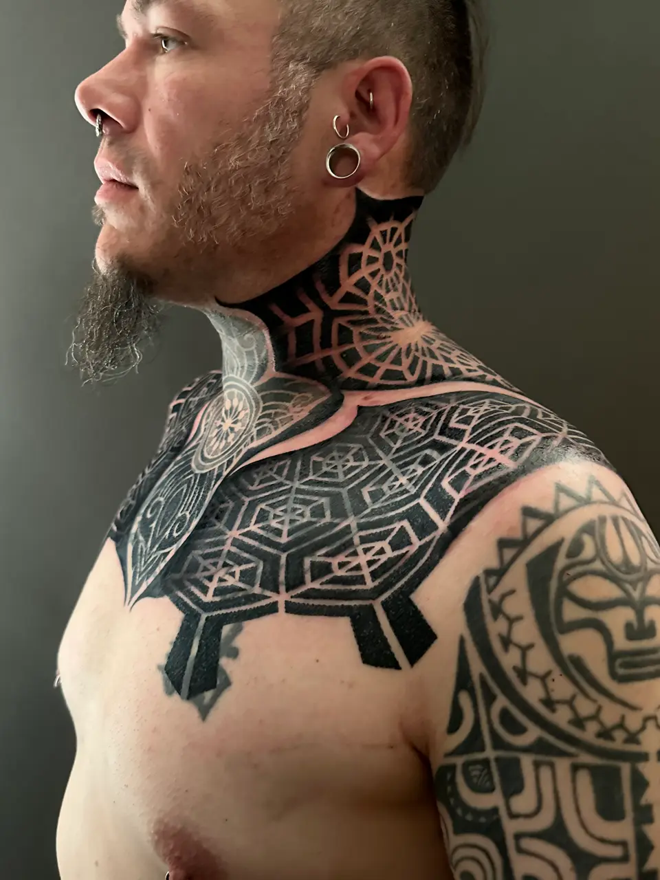 Ari Akkermann — Photo 12.08.25, 13 58 05 — Geometric Tattoo