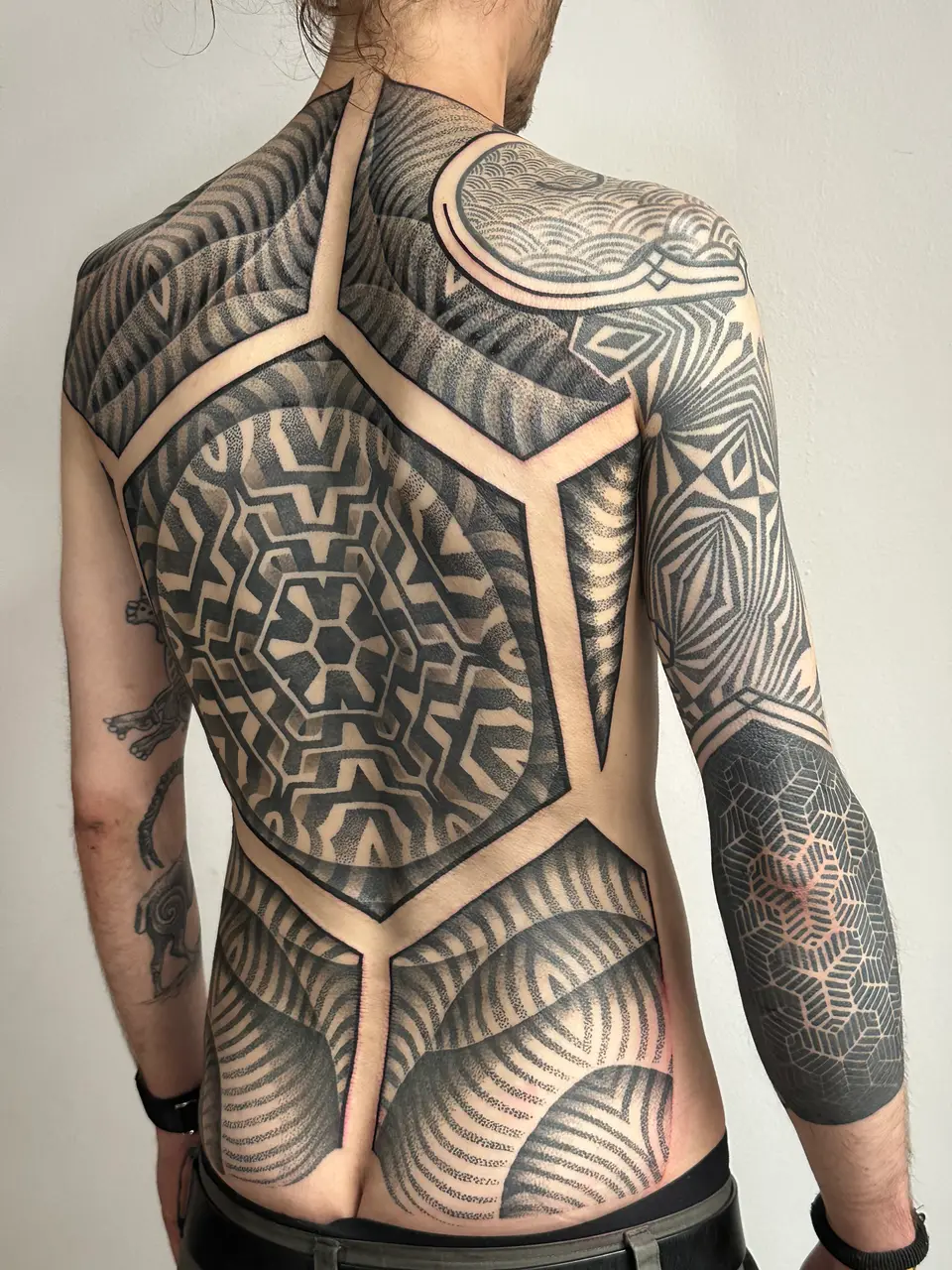 Ari Akkermann — Photo 19.05.26, 16 25 22 — Polynesian Tattoo